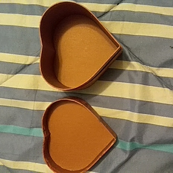 Beautiful Heart Container - Picture 2 of 6